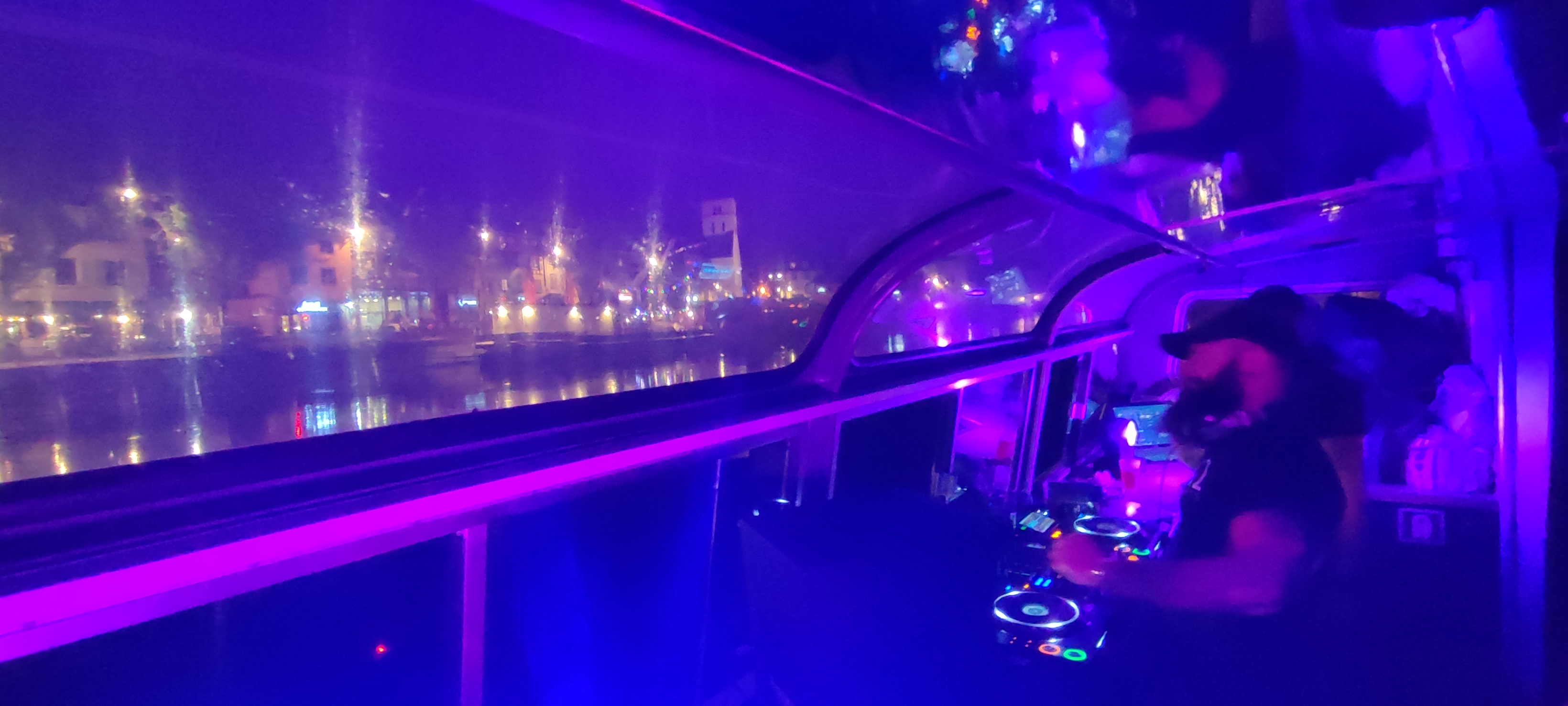 Boat Party by Alpha Omega Events : 6 heures de croisière festive