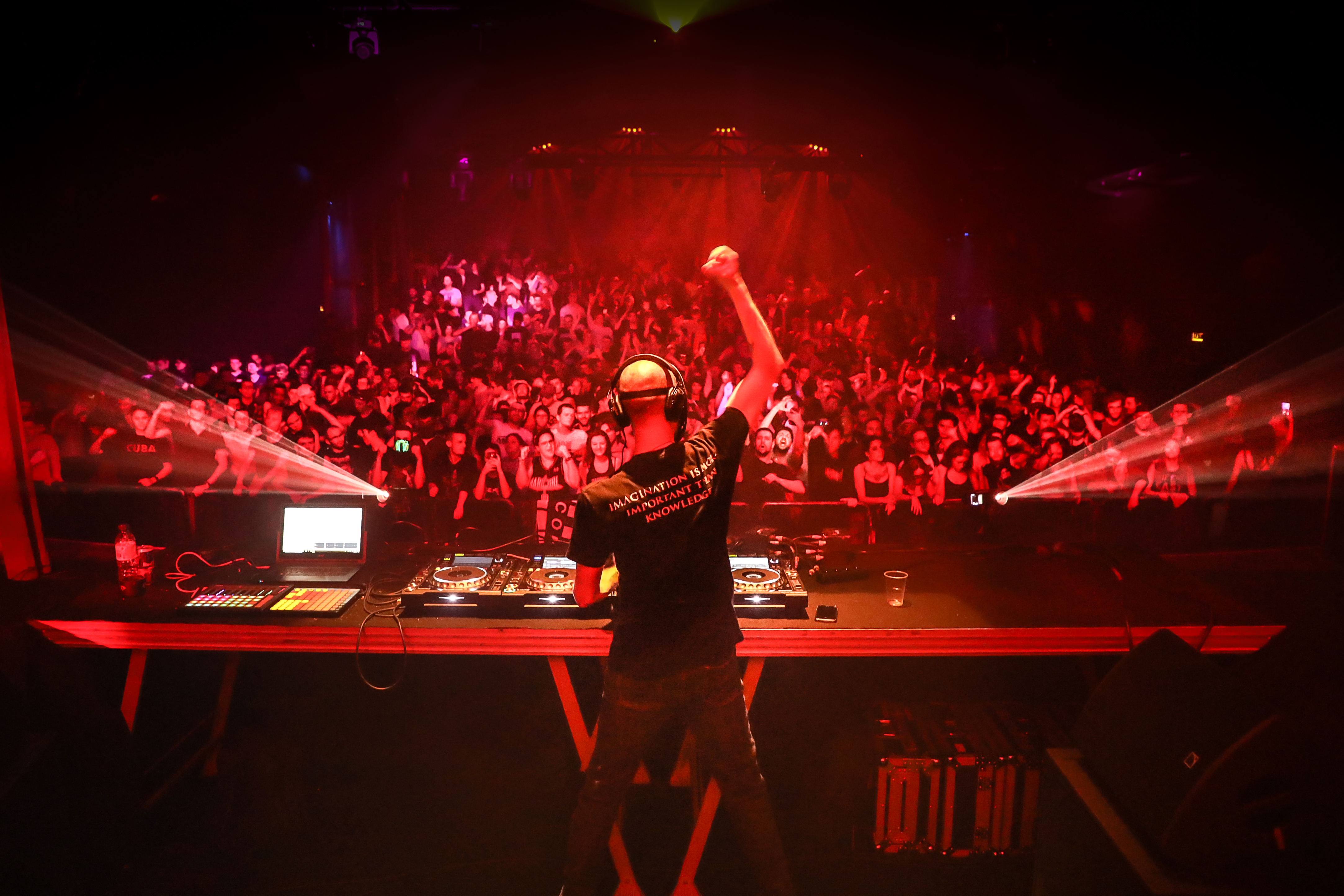 La tournée Born To Rave revient en force !